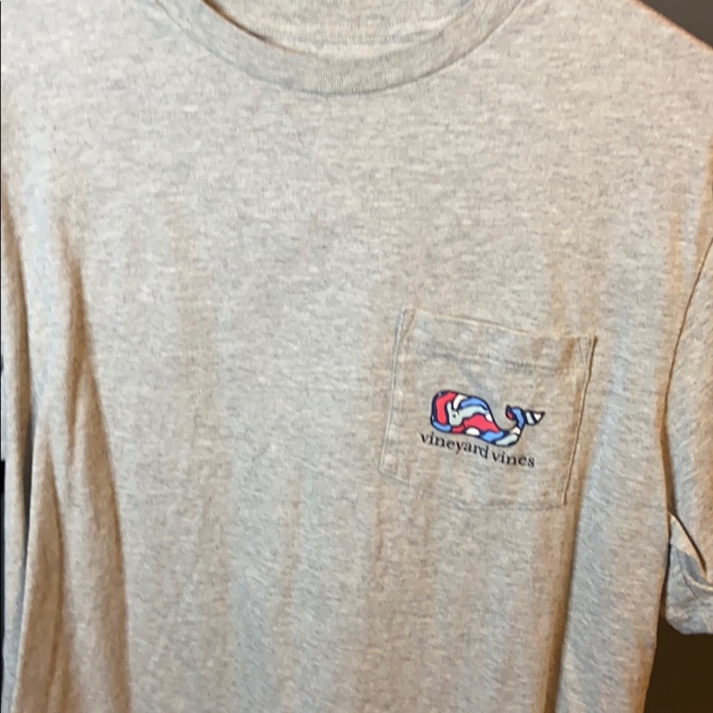 Vineyard Vines T-shirt